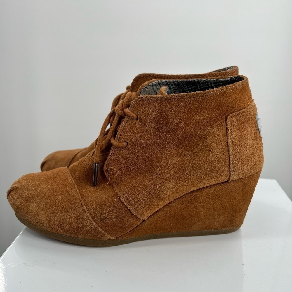 Tom’s Suede Chukka Wedge Heel Ladies Size 7